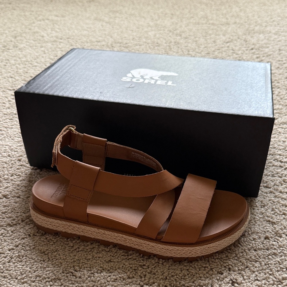 Sorel Roaming Criss Cross Tan Sandals